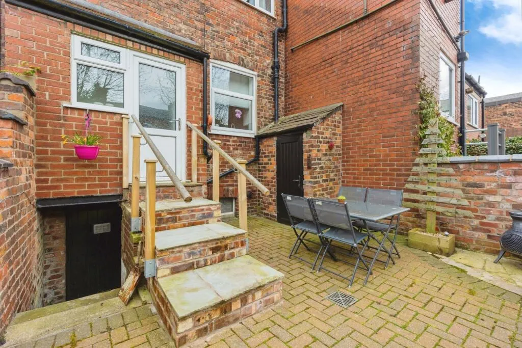 2 bed Terraced