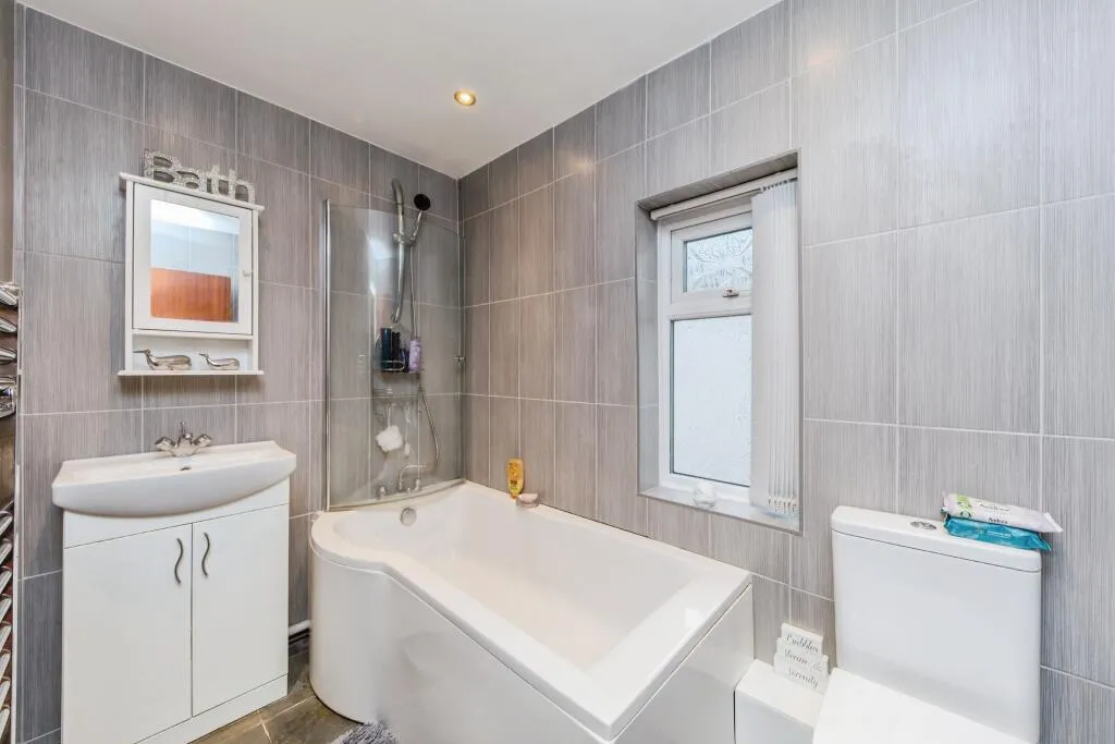 3 bed Terraced