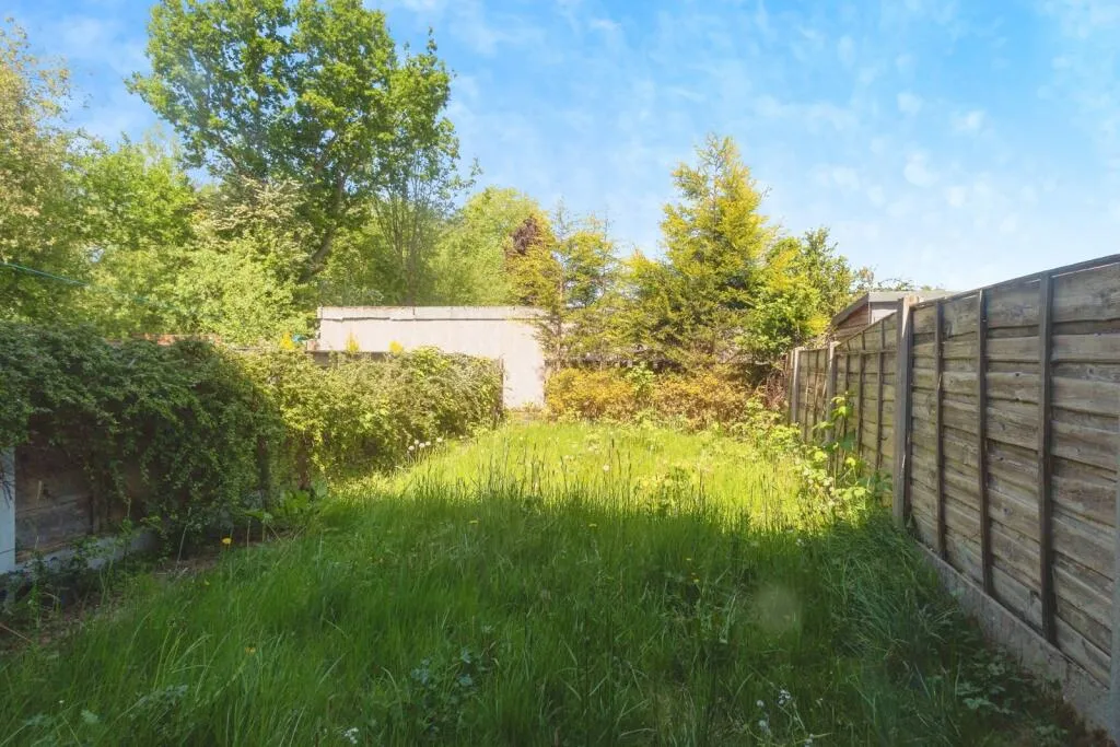 1 bed Ground Flat