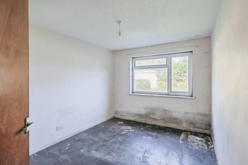 1 bed Ground Flat