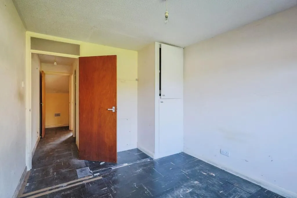 1 bed Ground Flat