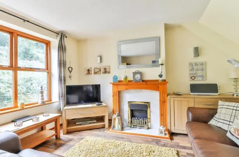 2 bed Semi-Detached