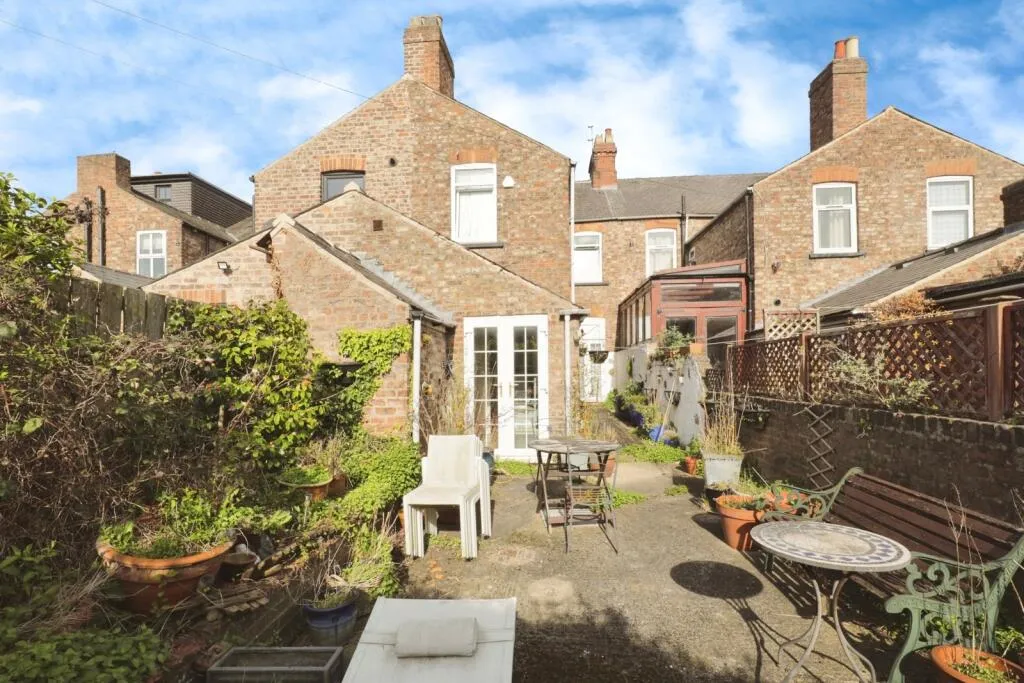 3 bed Terraced
