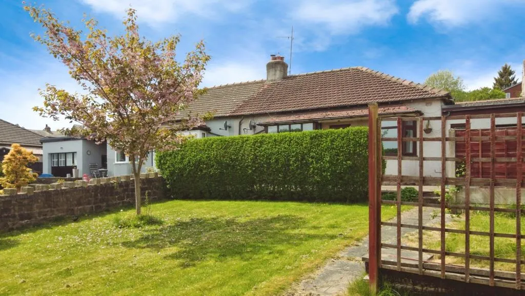 3 bed Semi-Detached Bungalow
