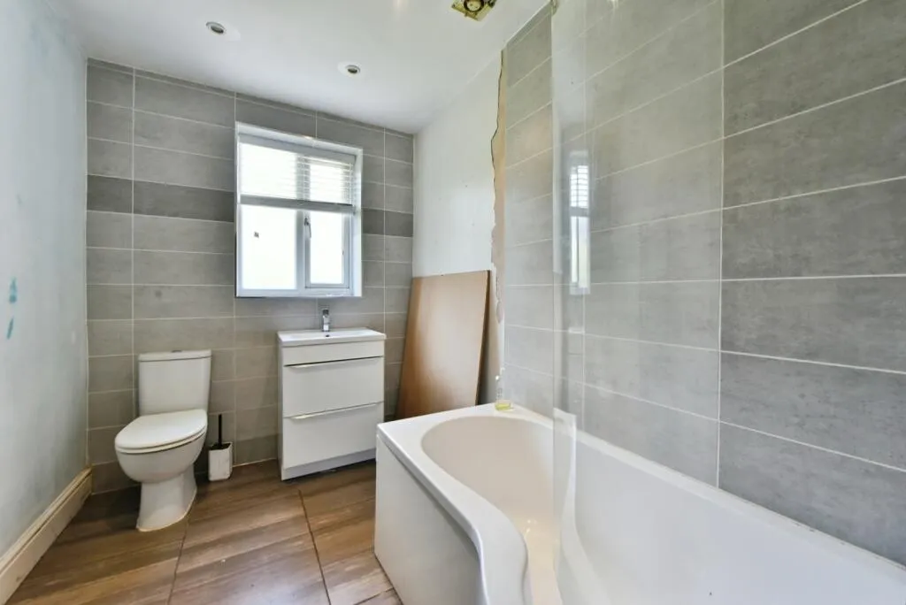 3 bed Semi-Detached Bungalow