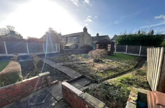 2 bed Land