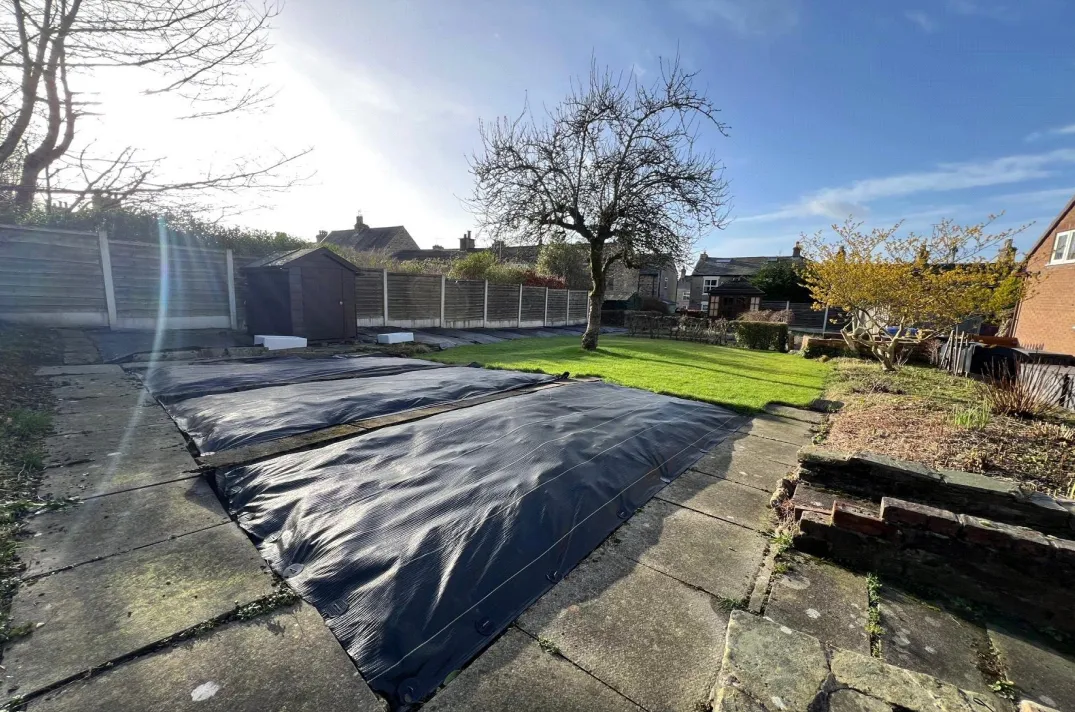 2 bed Land