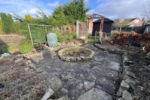 2 bed Land