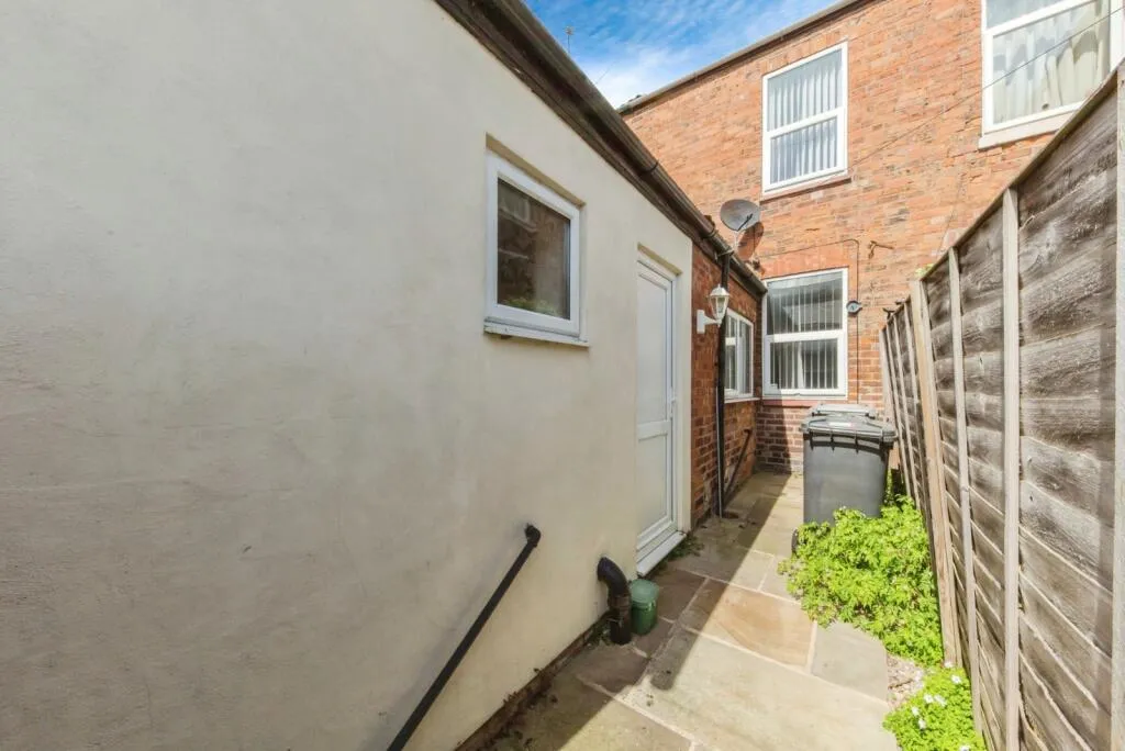 2 bed Terraced