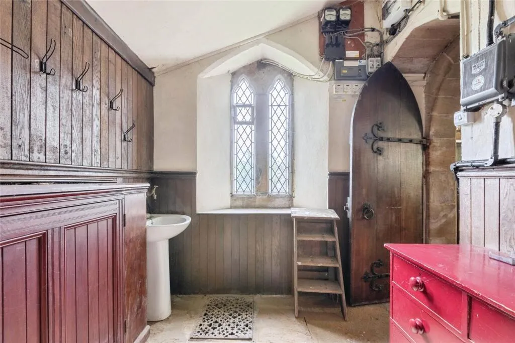 3 bed Land