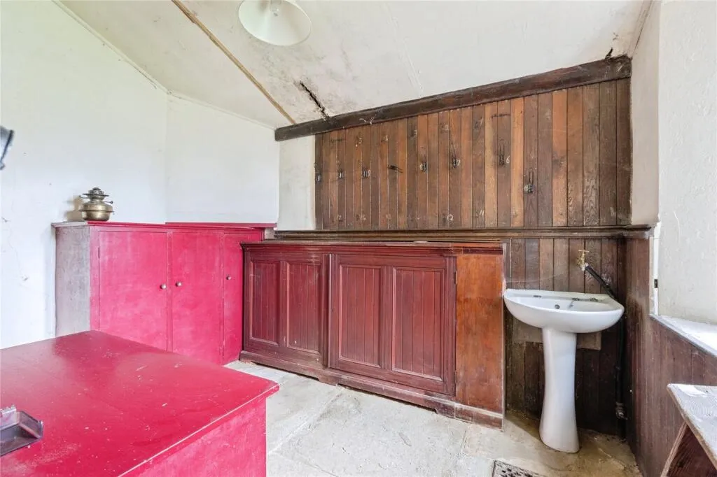 3 bed Land