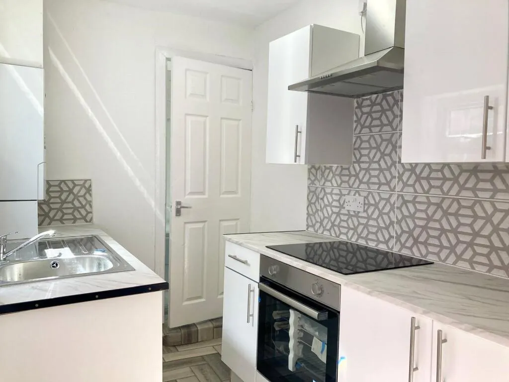 2 bed End of Terrace