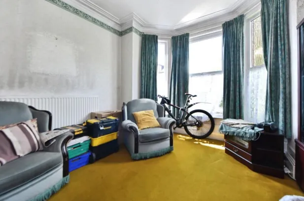5 bed Semi-Detached
