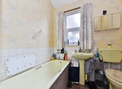 5 bed Semi-Detached