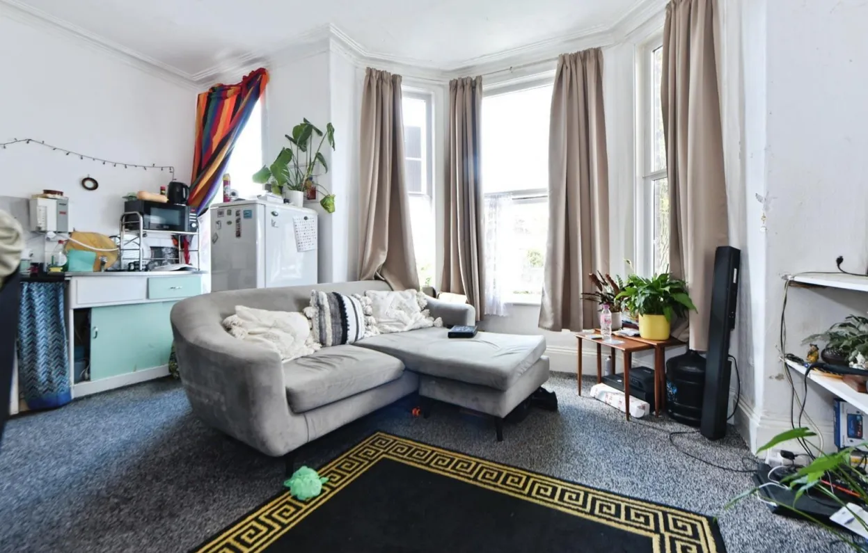 5 bed Semi-Detached