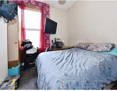 5 bed Semi-Detached