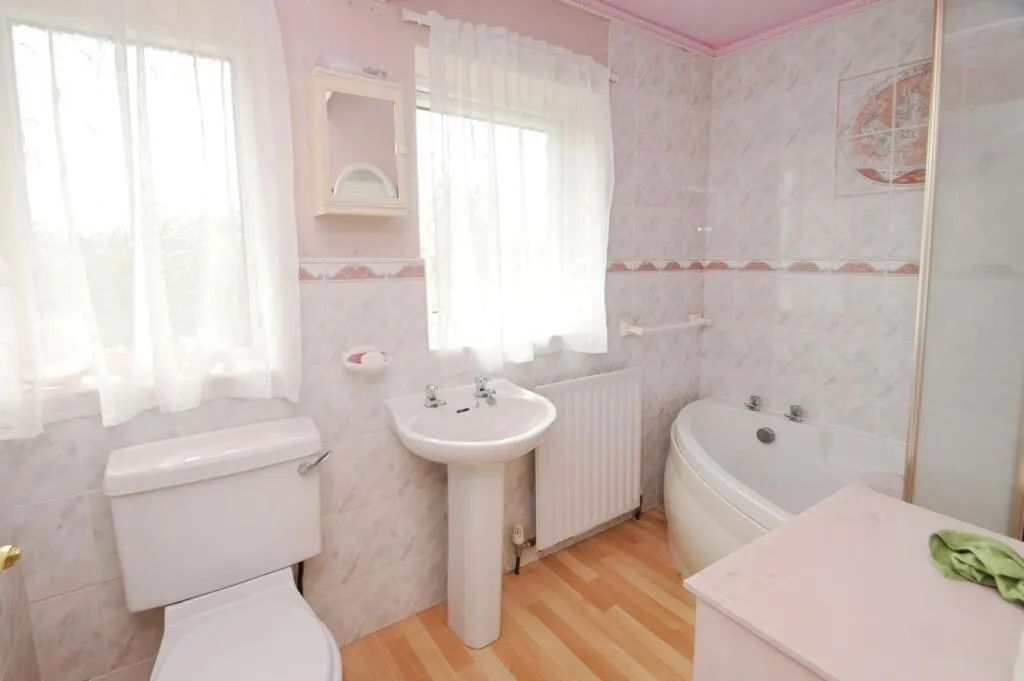 5 bed Semi-Detached
