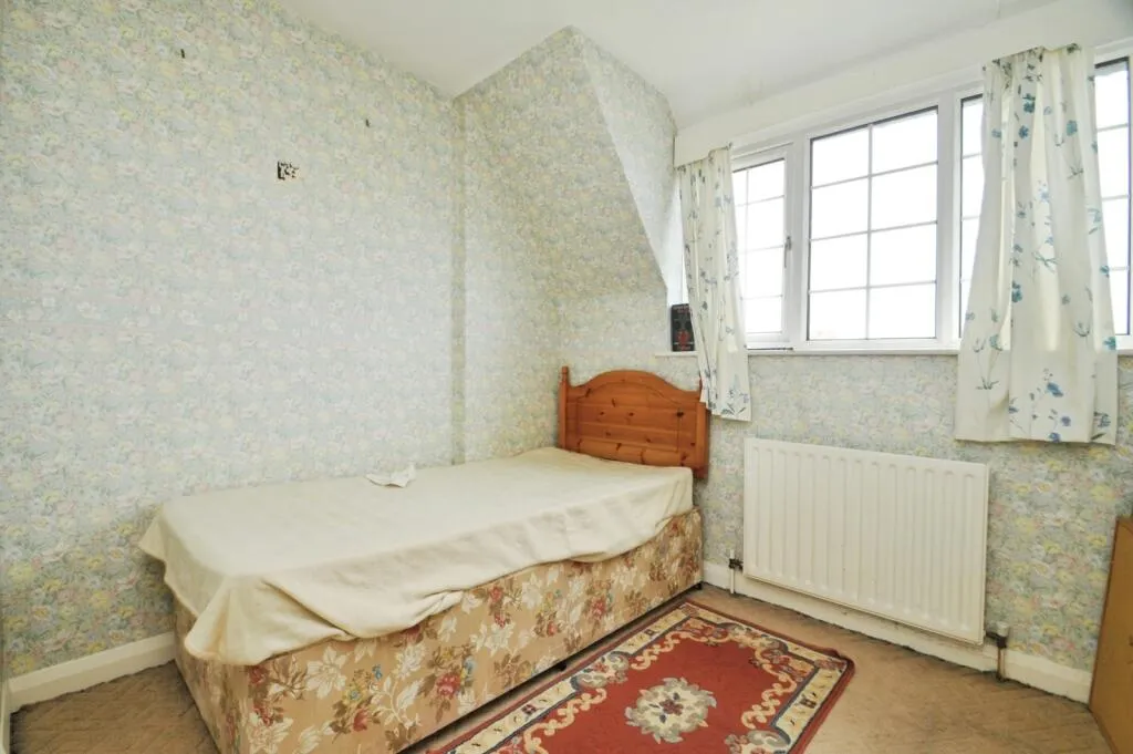 5 bed Semi-Detached