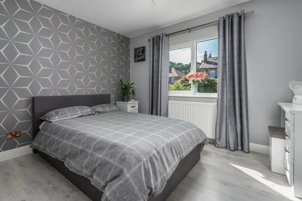 4 bed Link Detached House
