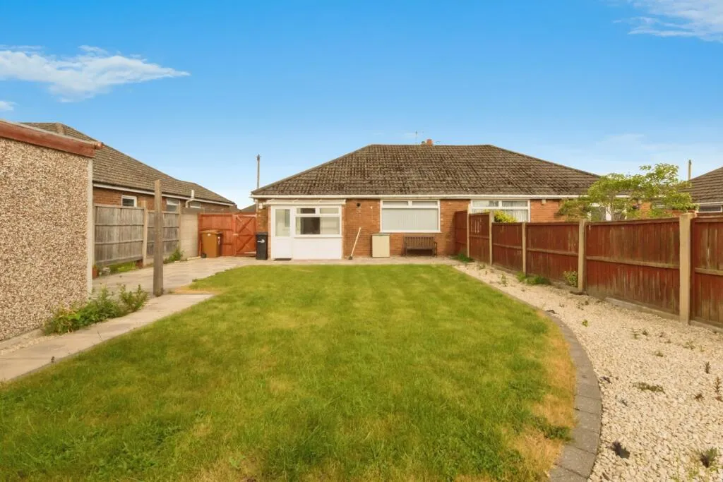 2 bed Semi-Detached Bungalow