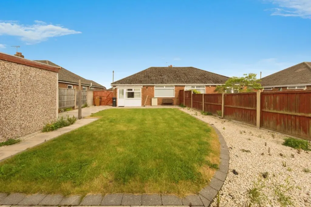 2 bed Semi-Detached Bungalow