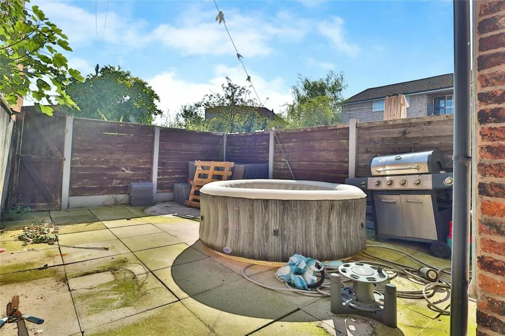 2 bed End of Terrace