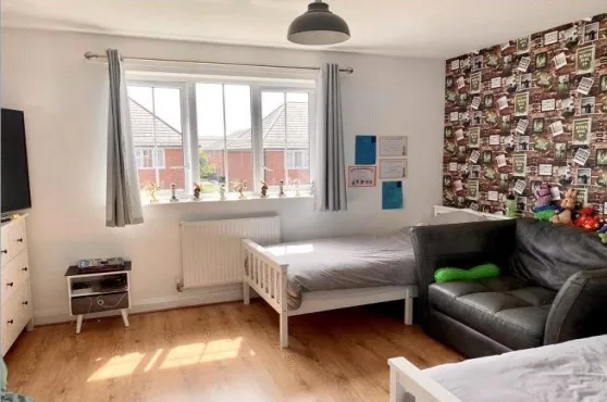 2 bed House
