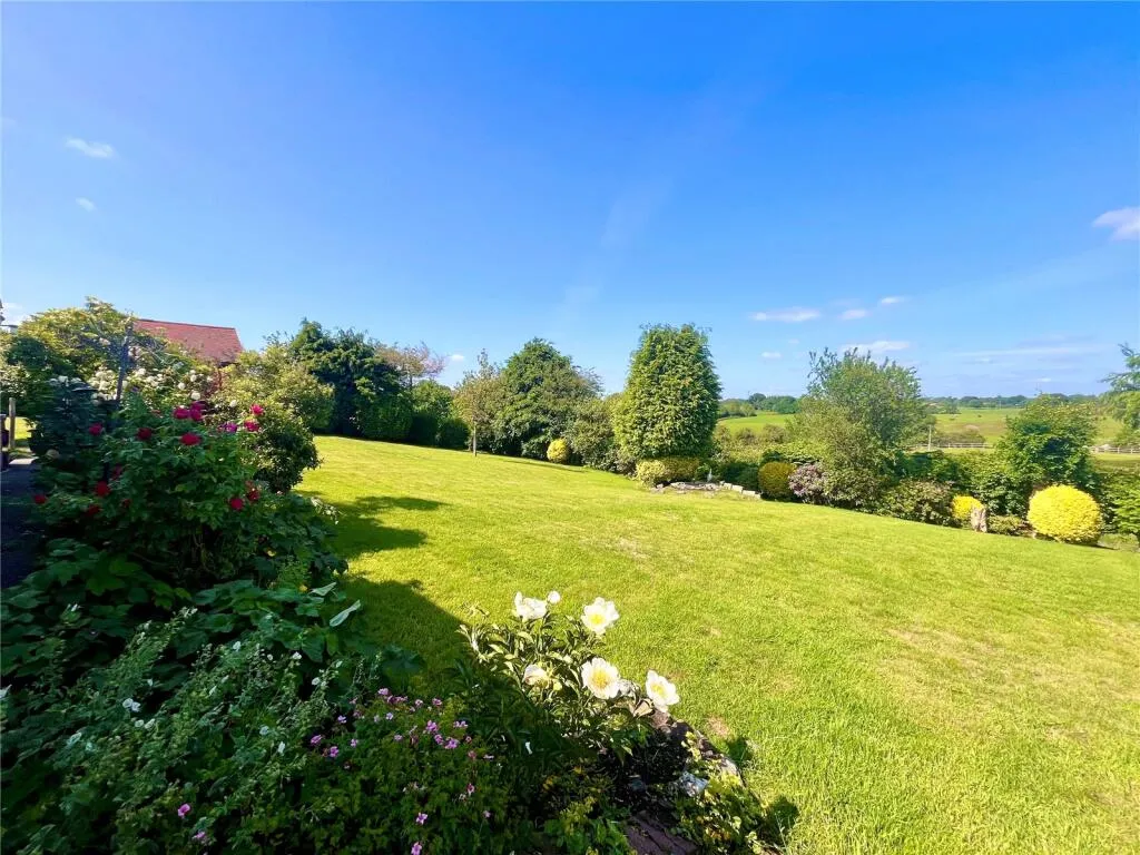 3 bed Detached Bungalow
