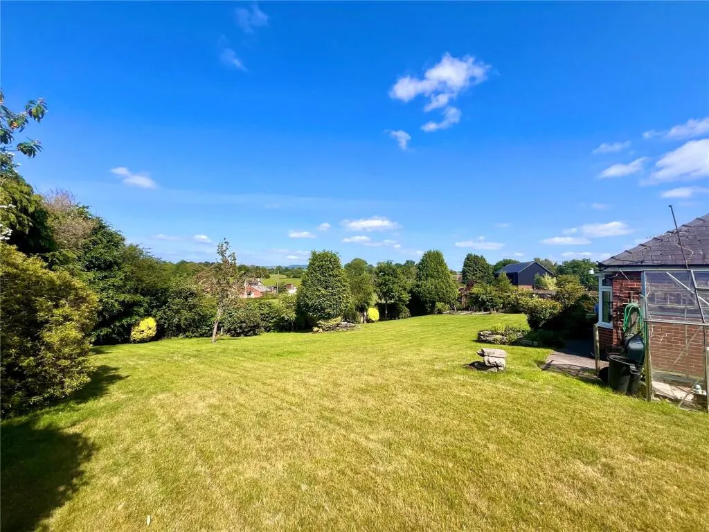 3 bed Detached Bungalow