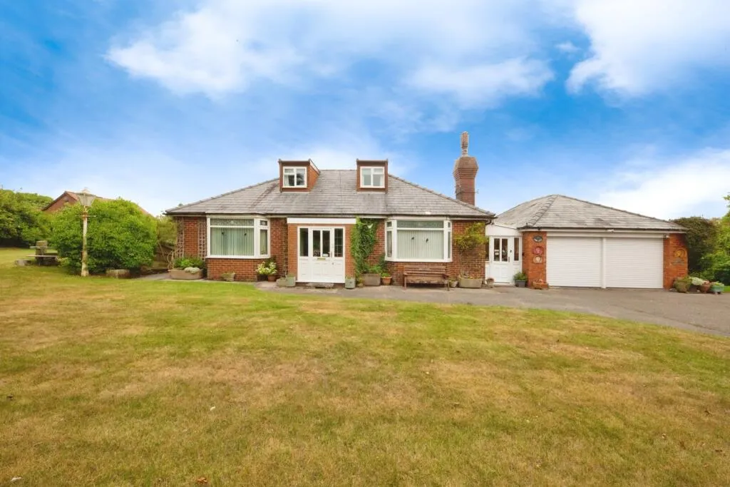 3 bed Detached Bungalow