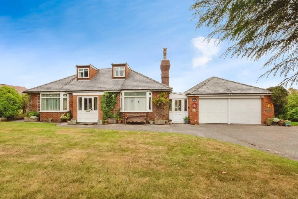 3 bed Detached Bungalow