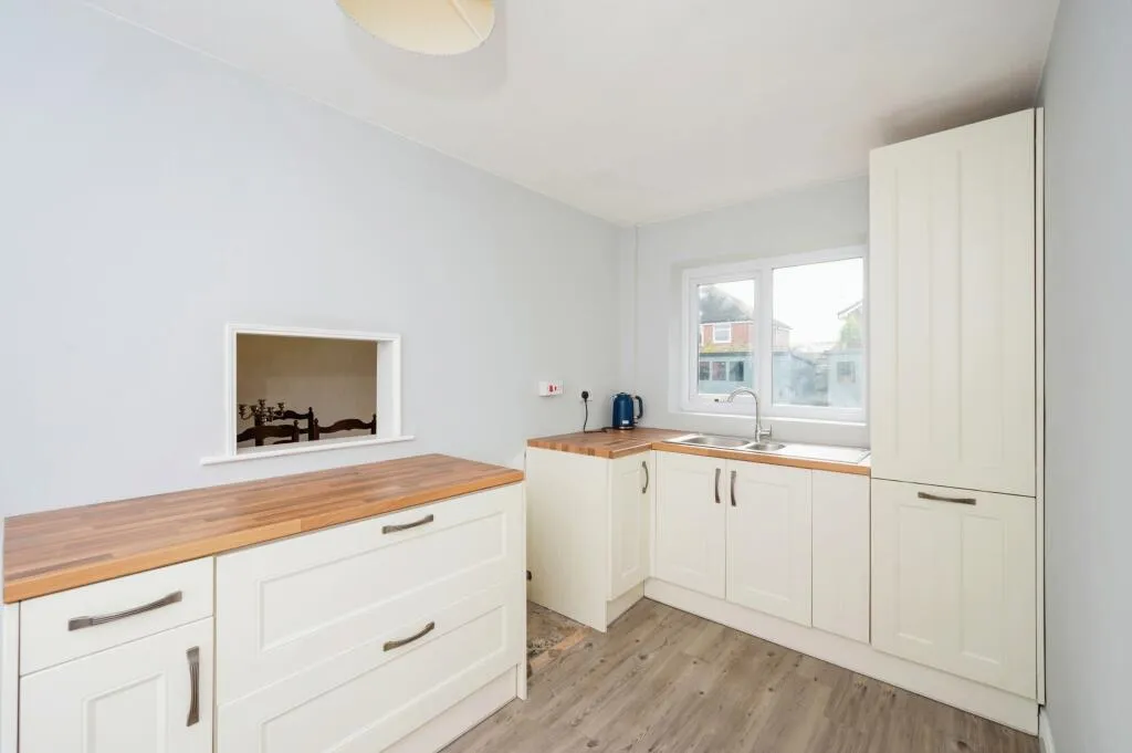 4 bed Detached