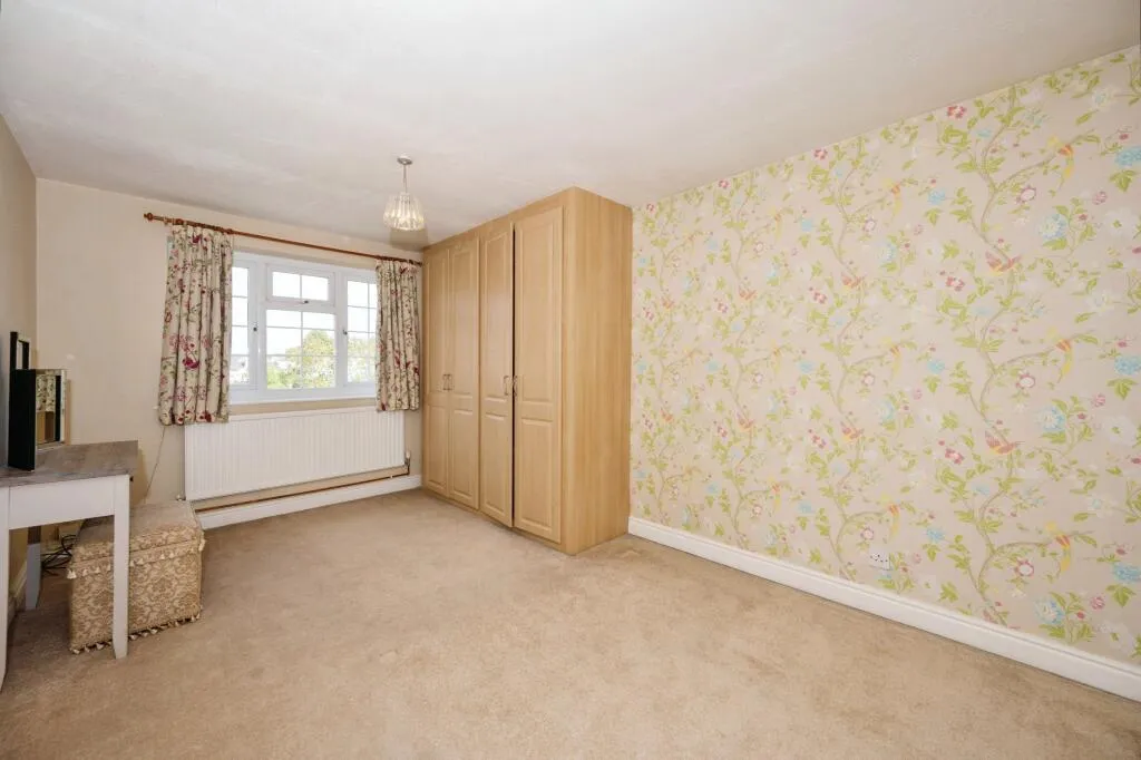 4 bed Detached