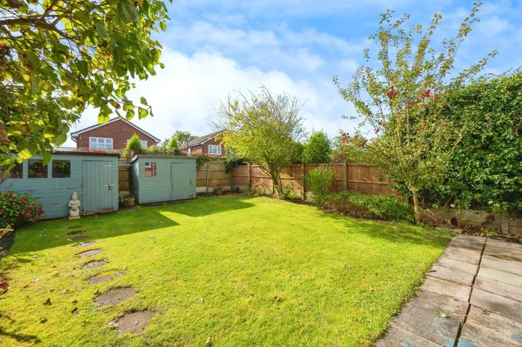 4 bed Detached