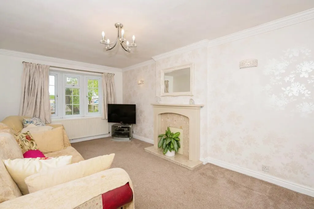 4 bed Detached