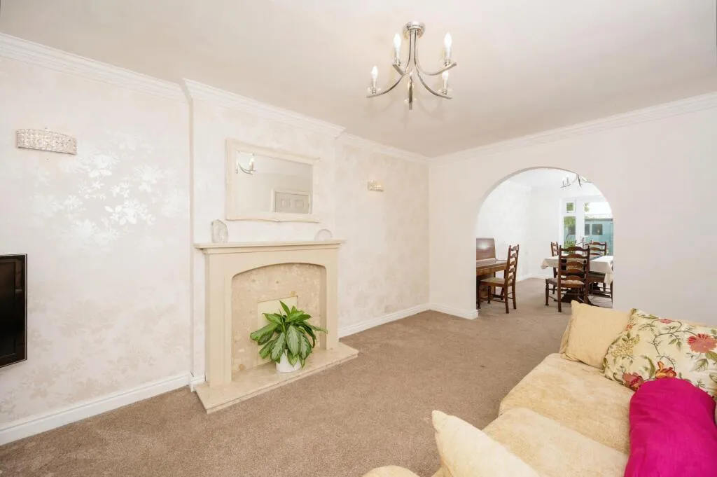 4 bed Detached