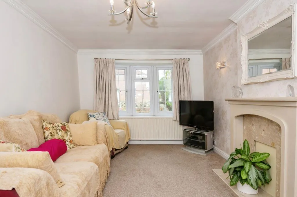 4 bed Detached