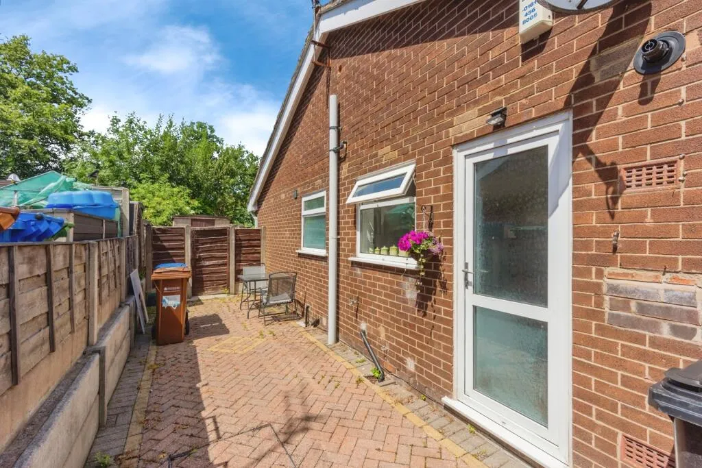2 bed Semi-Detached Bungalow