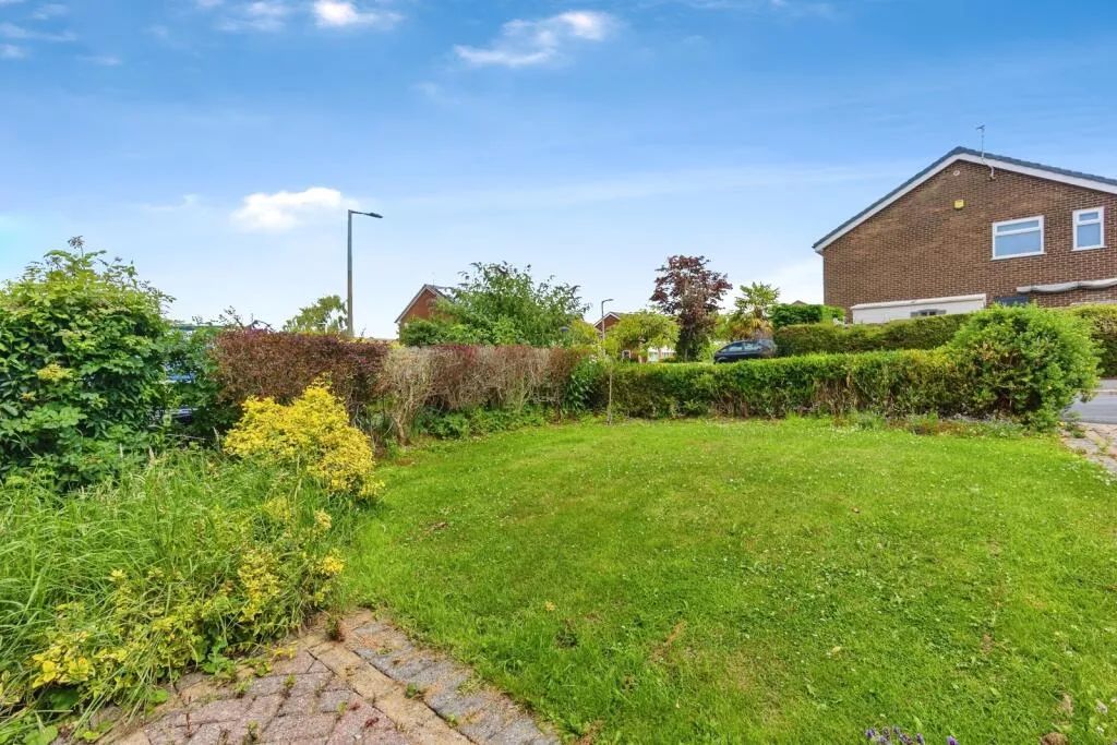 2 bed Semi-Detached Bungalow