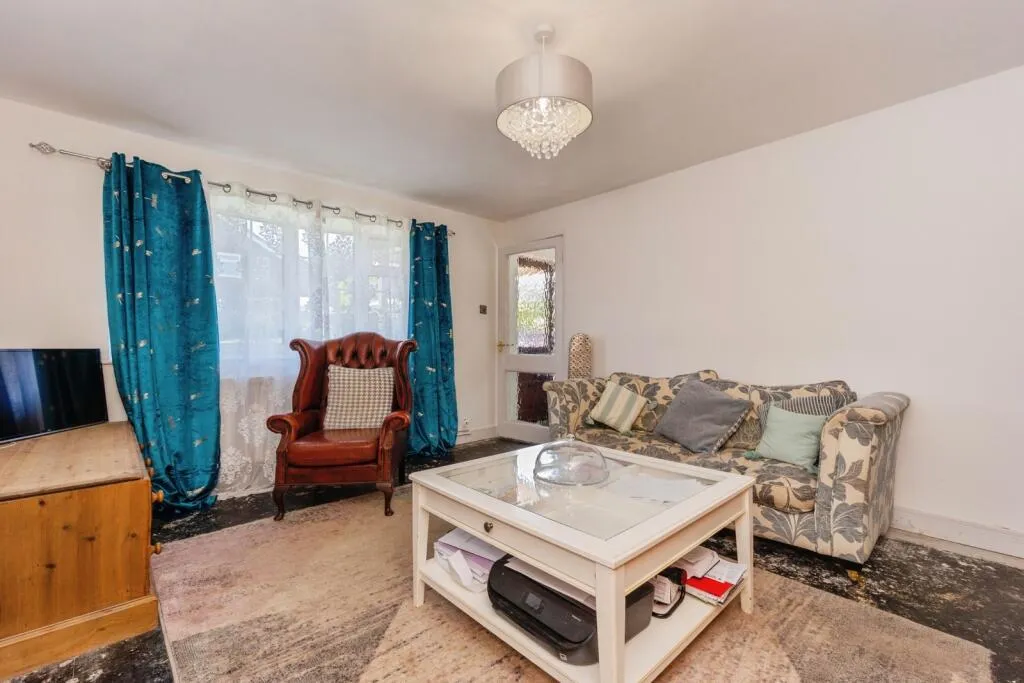 2 bed Semi-Detached Bungalow