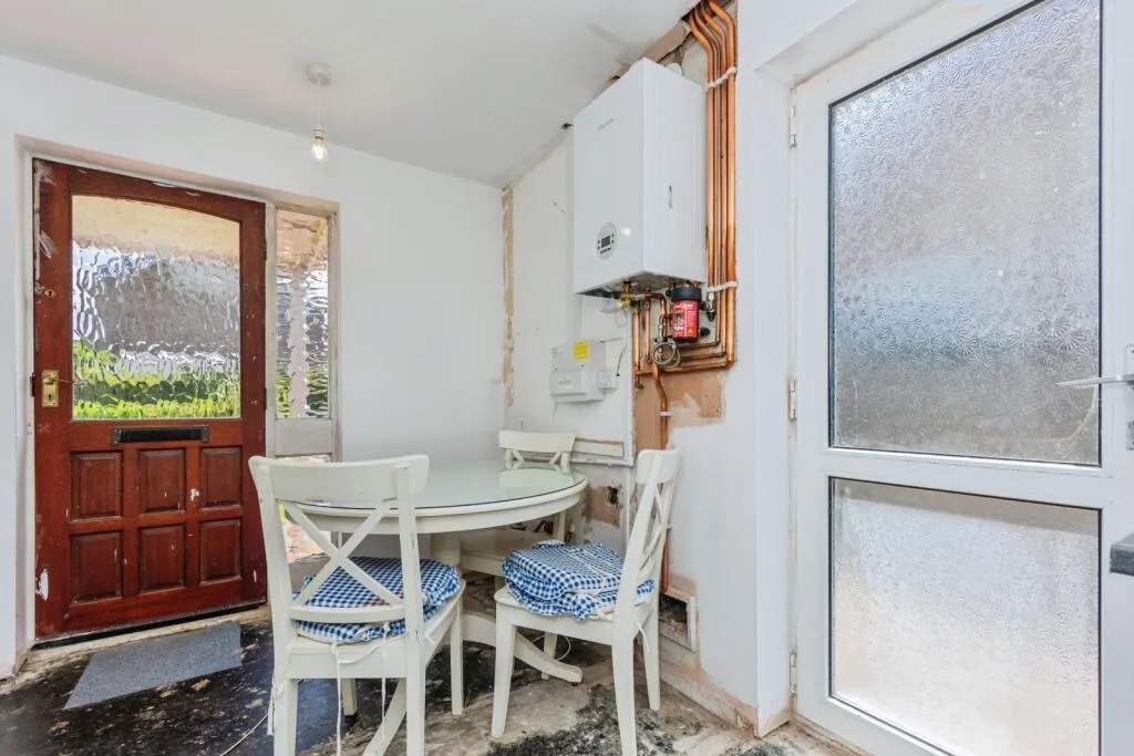 2 bed Semi-Detached Bungalow