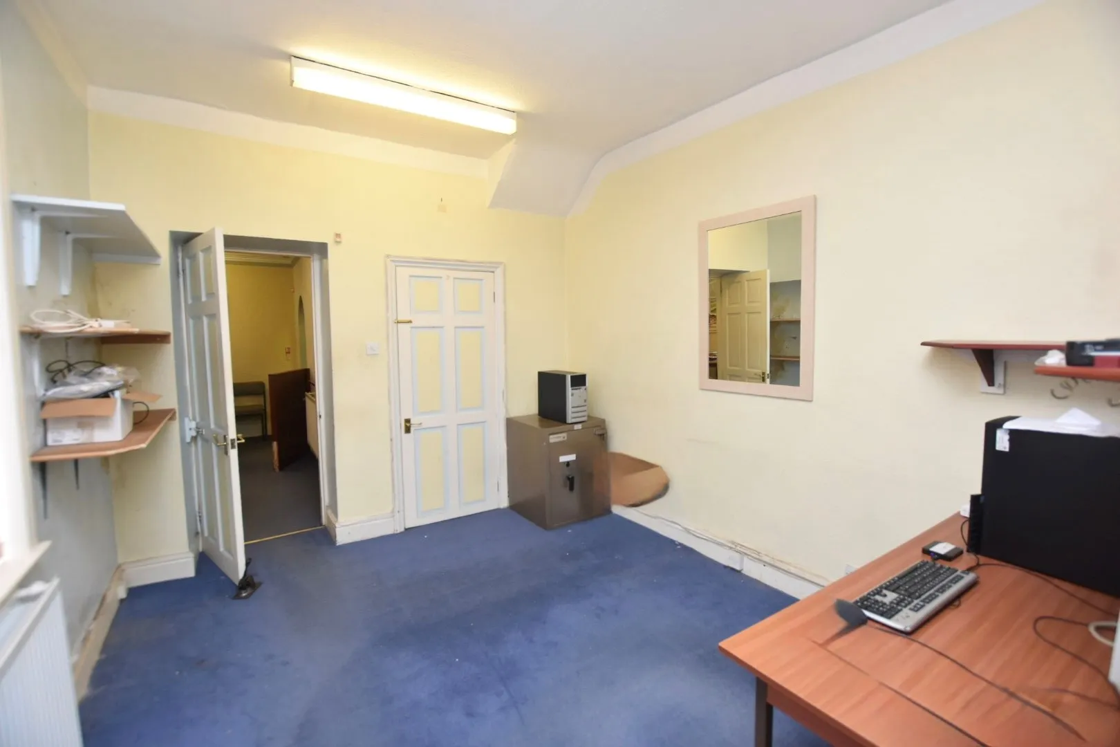 5 bed Office