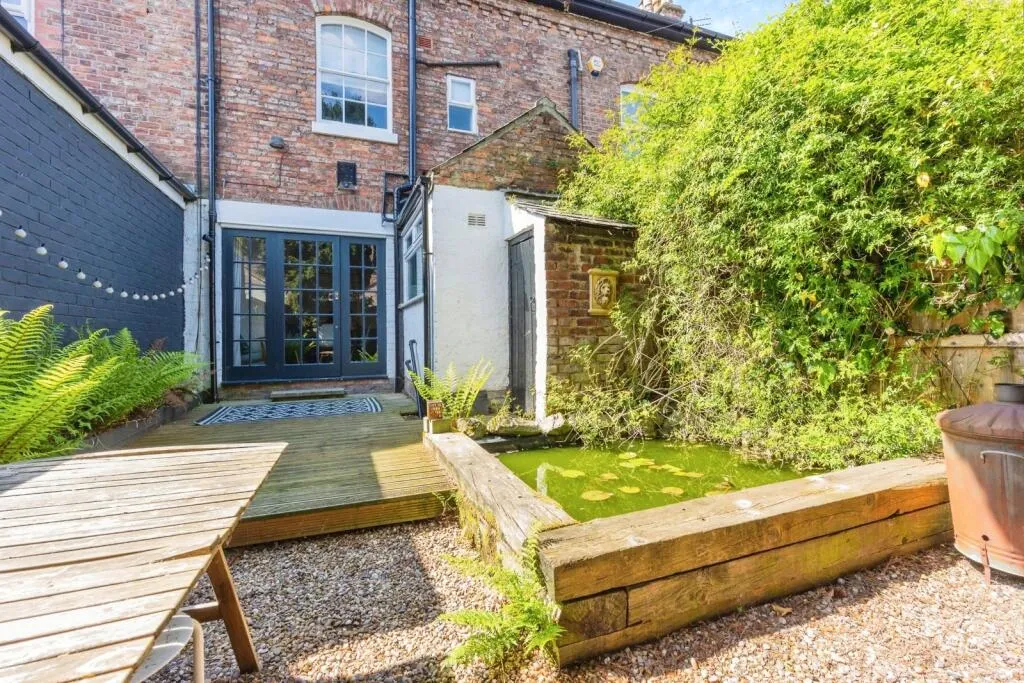 3 bed Terraced