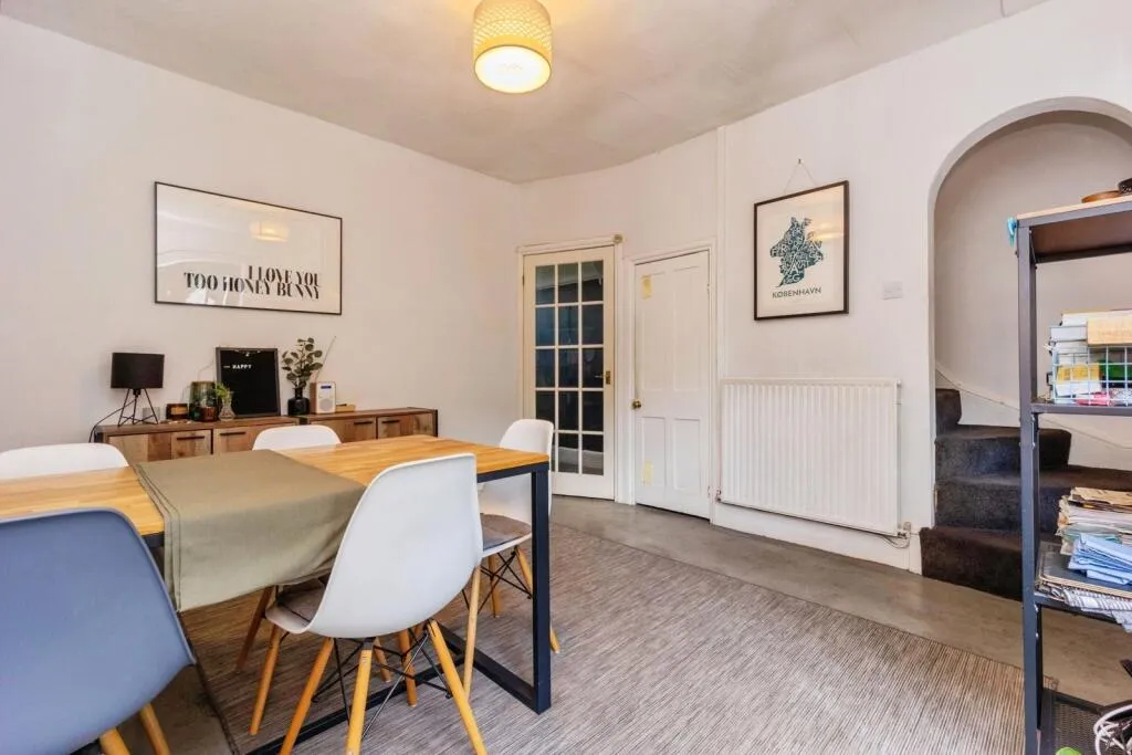 3 bed Terraced