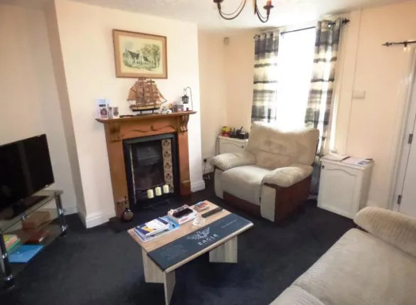 2 bed Semi-Detached