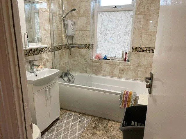 2 bed Semi-Detached