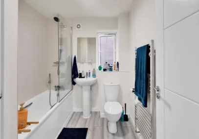 4 bed Detached