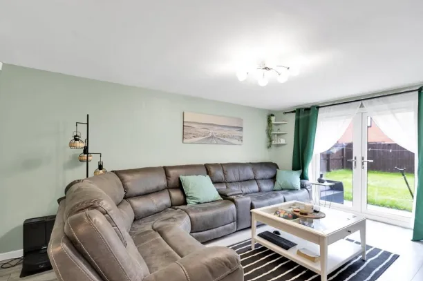 4 bed Detached