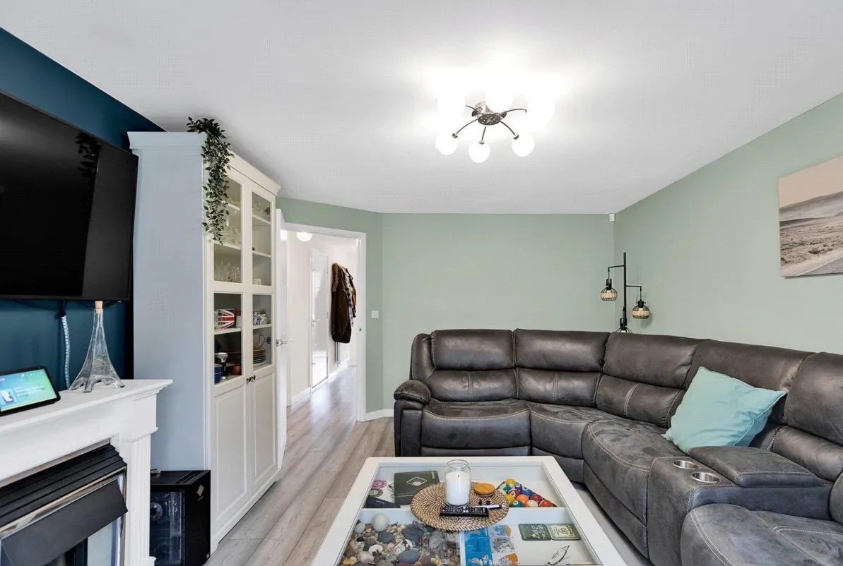 4 bed Detached
