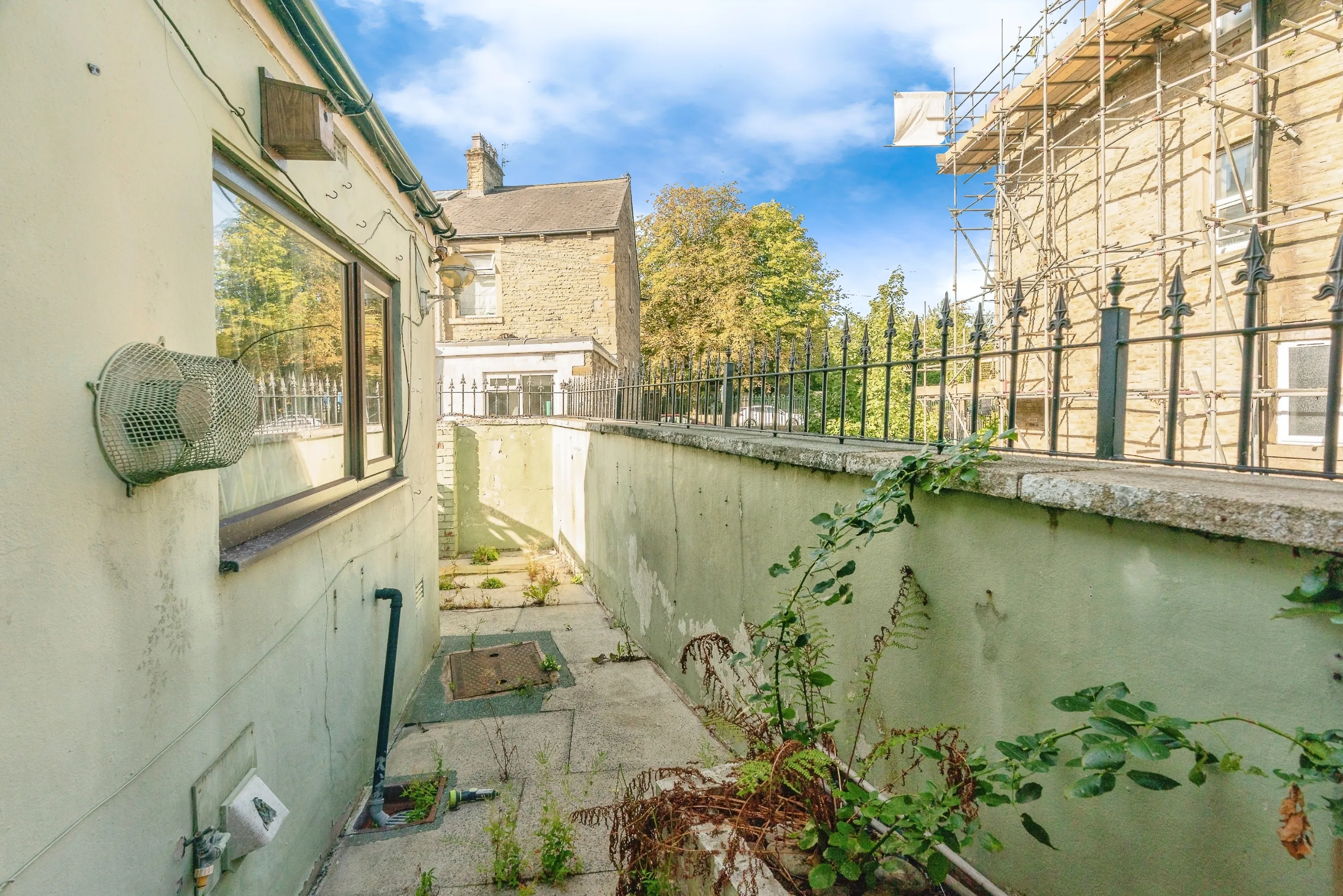 2 bed House